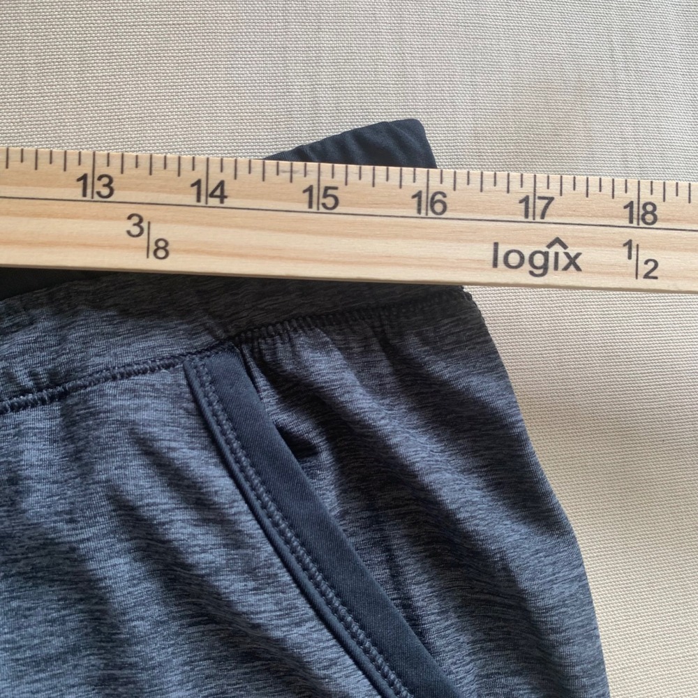 Under Armour HeatGear Womens L Loose Fit Capri Jogger Pants Gray Blk Workout Gym - Picture 9 of 13